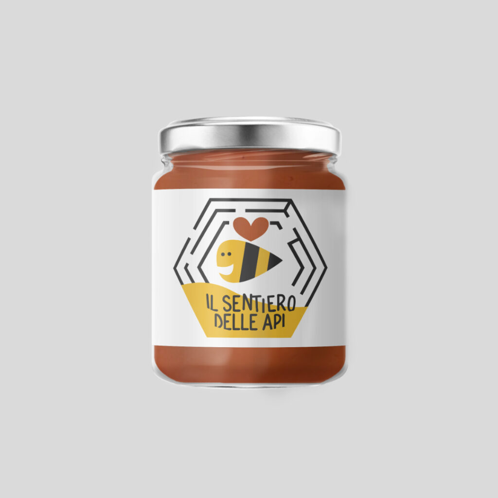 Rappresentazione del packaging di una confettura di miele per mostrare la costruzione della visual identity e il restyling logo del prodotto